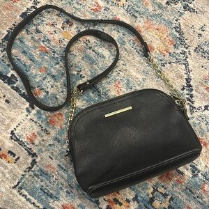 Steve Madden - Black Crossbody w/ Gold Chain Strap Purse Shoulder Bag